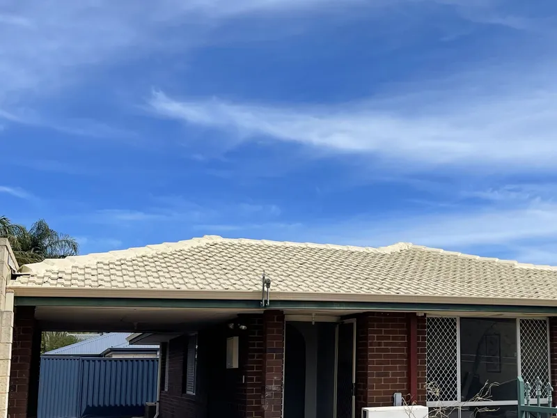 Perth roof with Merino Dulux Acratex coating - view 1