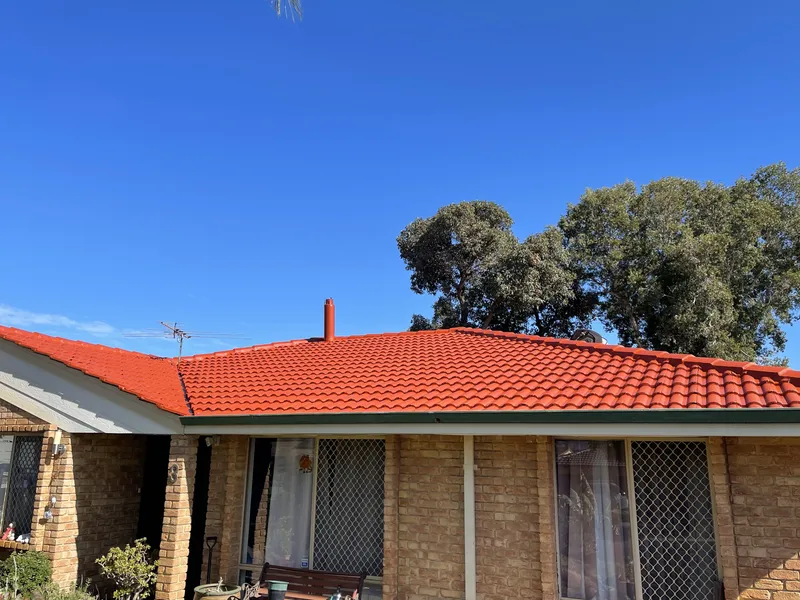Perth roof with Clay Brick Dulux Acratex coating - view 1