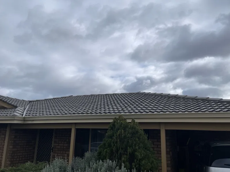 Perth roof with Iron Bark Dulux Acratex coating - view 1