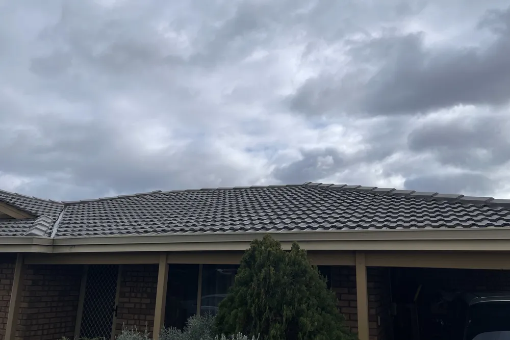 Perth roof with Iron Bark Dulux Acratex coating