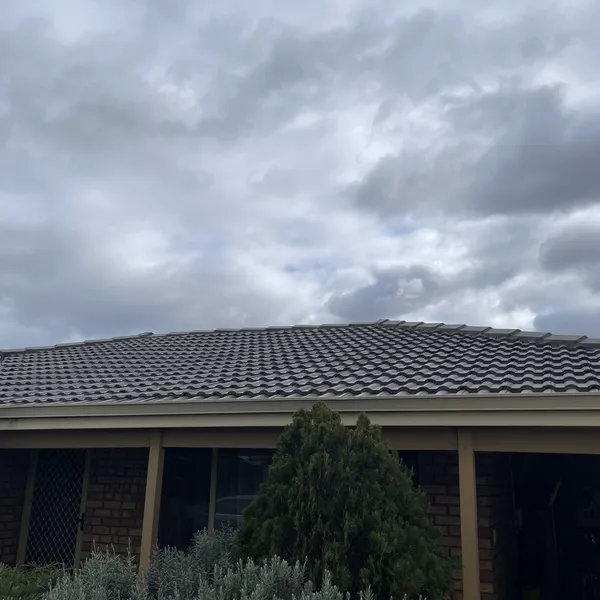 Perth roof with Iron Bark Dulux Acratex coating