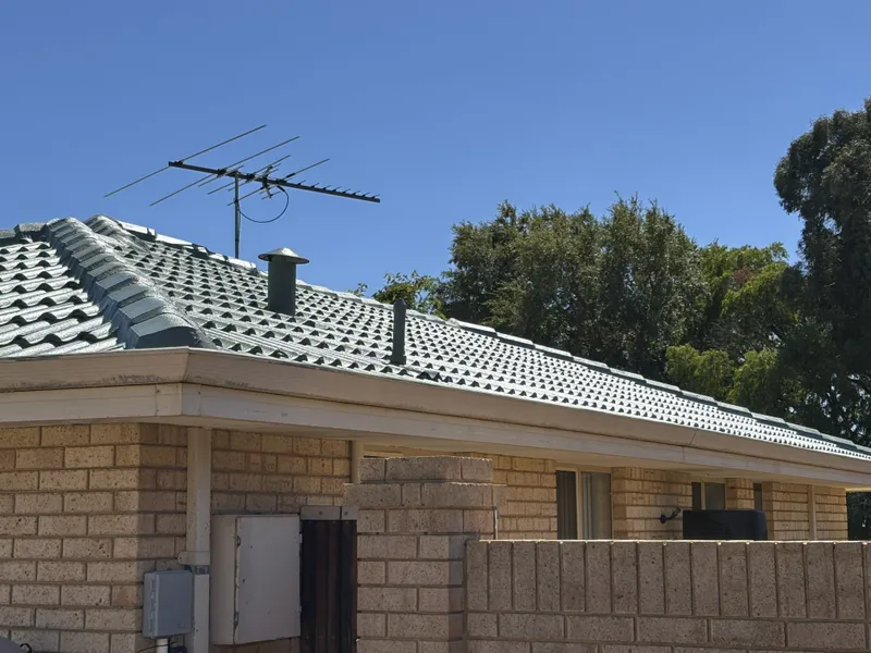 Perth roof with Rivergum Dulux Acratex coating - view 2