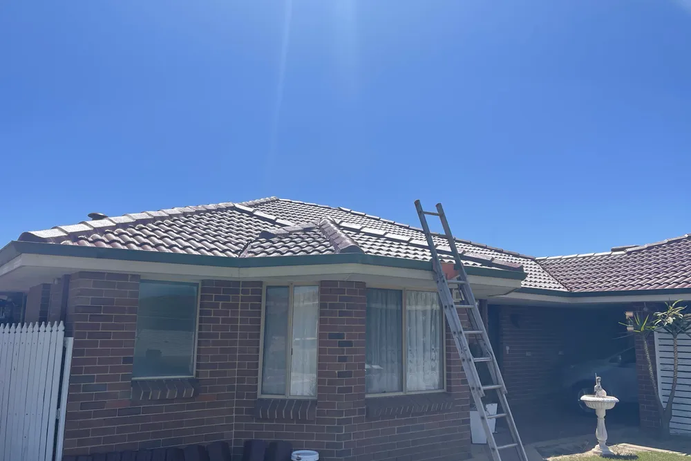 Perth roof with Monarch Dulux Acratex coating