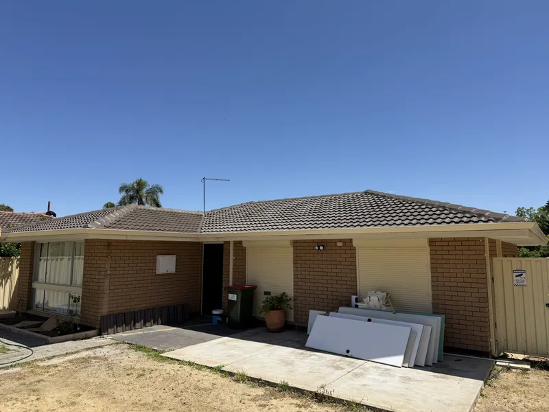 Perth roof with Iron Bark Dulux Acratex coating - view 2