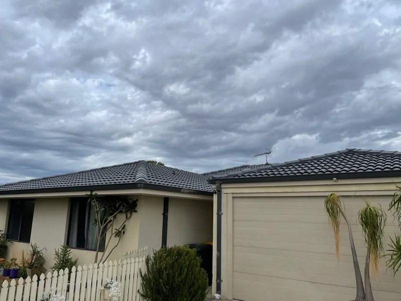 Perth roof with Colorbond Monument Dulux Acratex coating - view 2