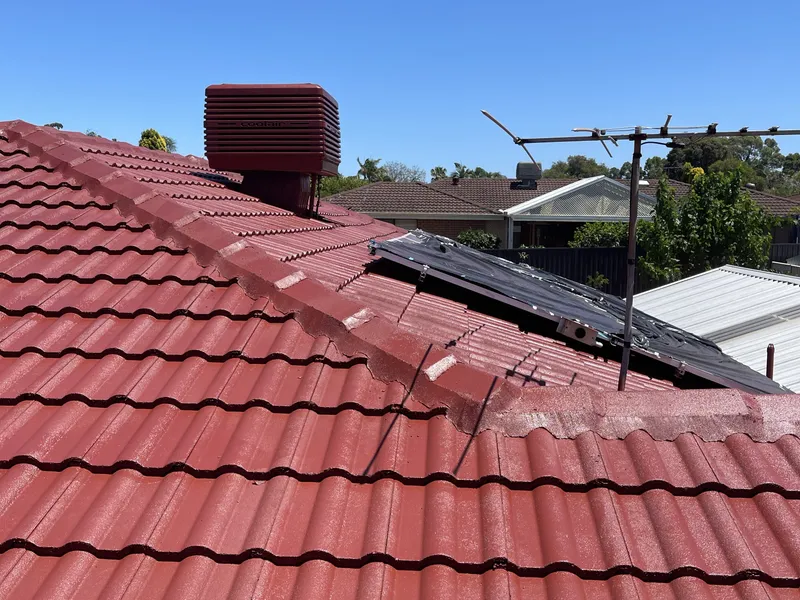 Perth roof with Colorbond Manor Red Dulux Acratex coating - view 2