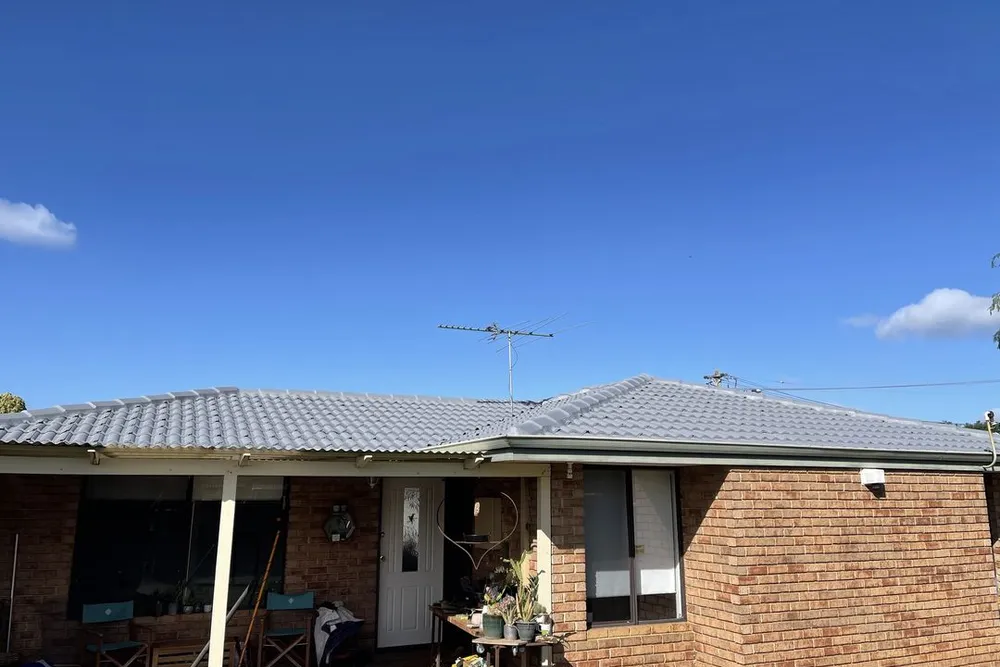 Perth roof with Mid Grey Dulux Acratex coating