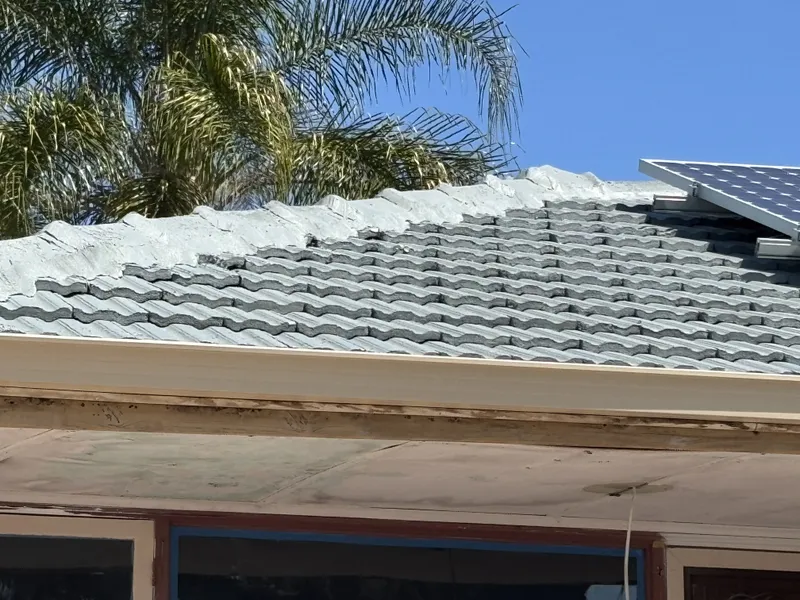 Perth roof with Colorbond Windspray Dulux Acratex coating - view 3