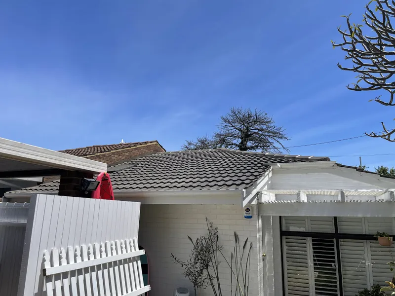 Perth roof with Iron Bark Dulux Acratex coating - view 3