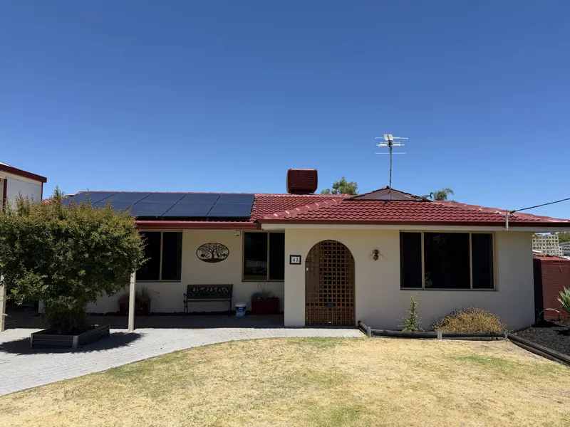 Perth roof with Heritage Red Dulux Acratex coating - view 3