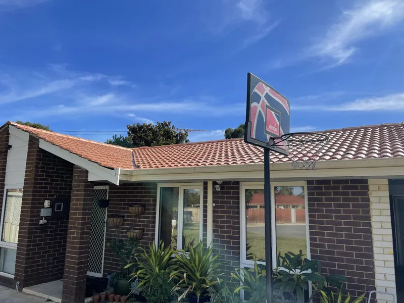 Perth roof with Sienna Dulux Acratex coating - view 3