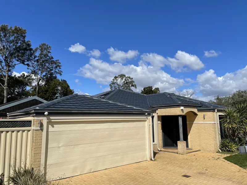 Perth roof with Charcoal Dulux Acratex coating - view 3
