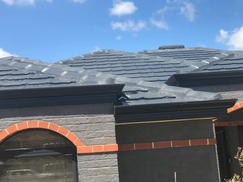 Perth roof with Charcoal Dulux Acratex coating - view 4