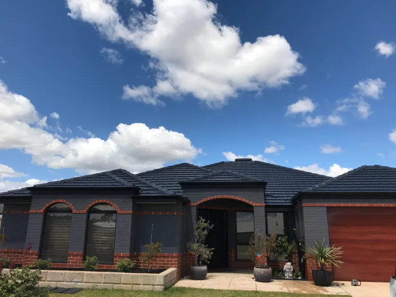 Perth roof with Charcoal Dulux Acratex coating - view 5